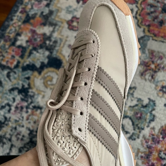 Women's Adidas Originals OG sneakers NEW - Picture 7 of 9